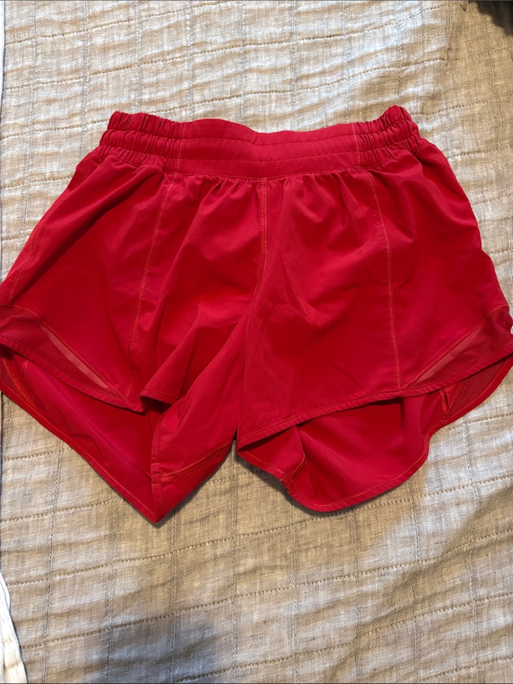 Lululemon Women’s Red Hotty hot Shorts Size 4